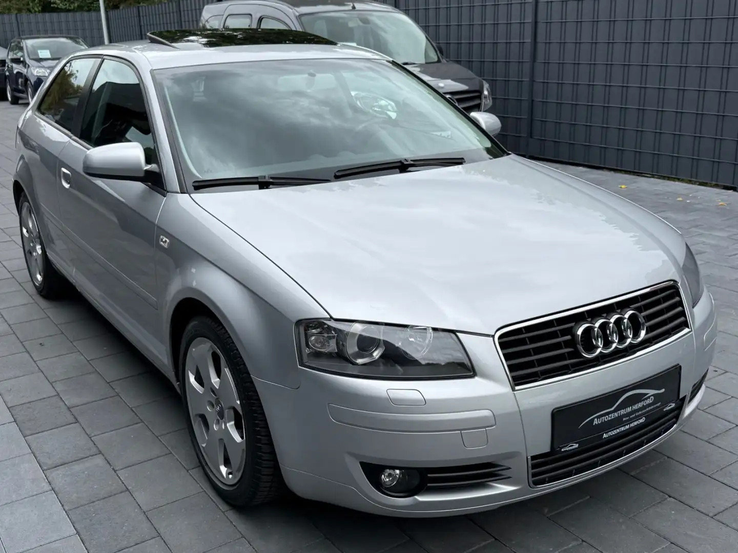 Audi A3 2.0 FSI Ambition Automatik Xenon Klima SSD Silber - 2