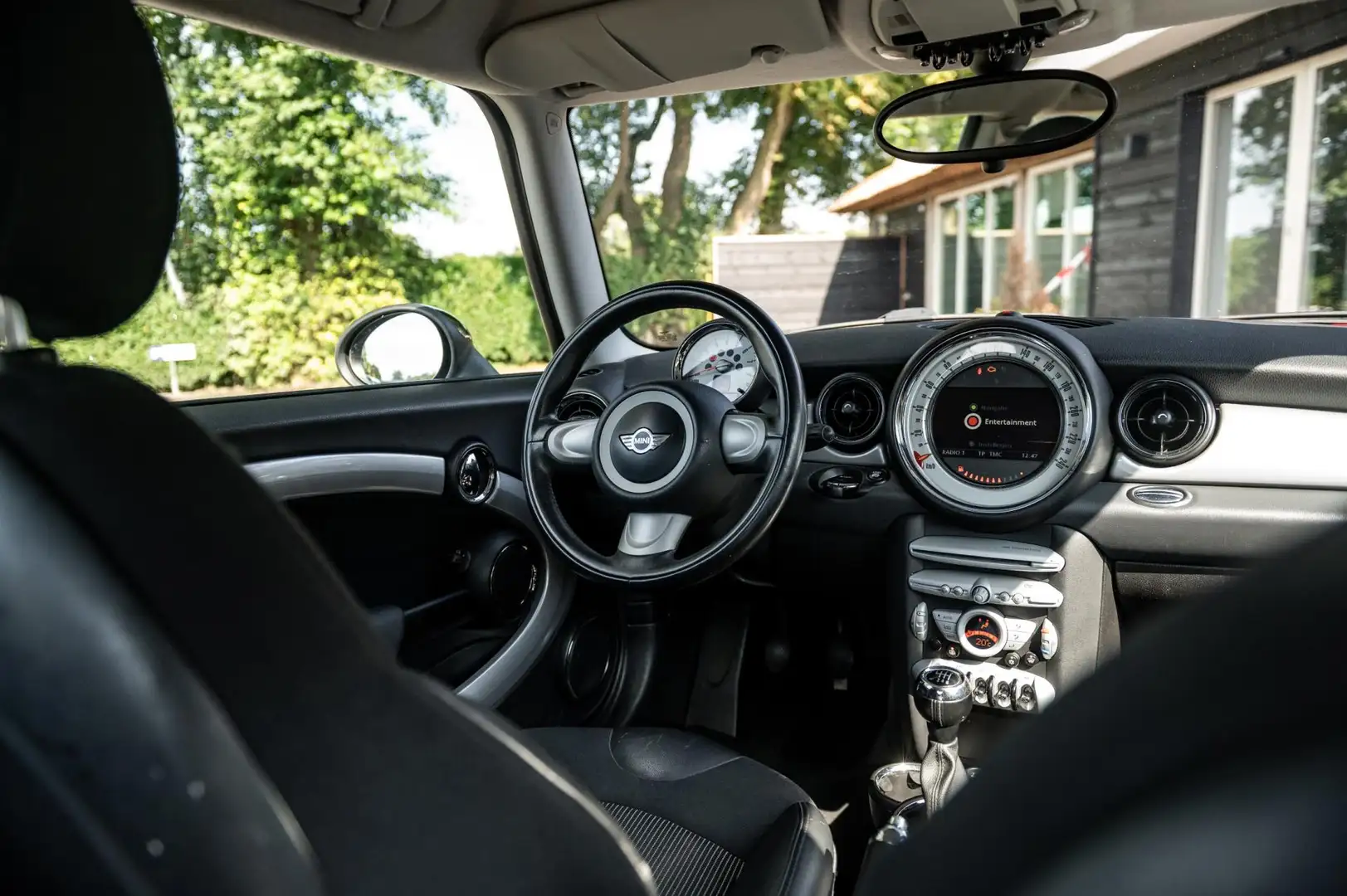 MINI Cooper Mini 1.6 Chili NL-Auto I NAP I Climate I 17 Inch I Gris - 2