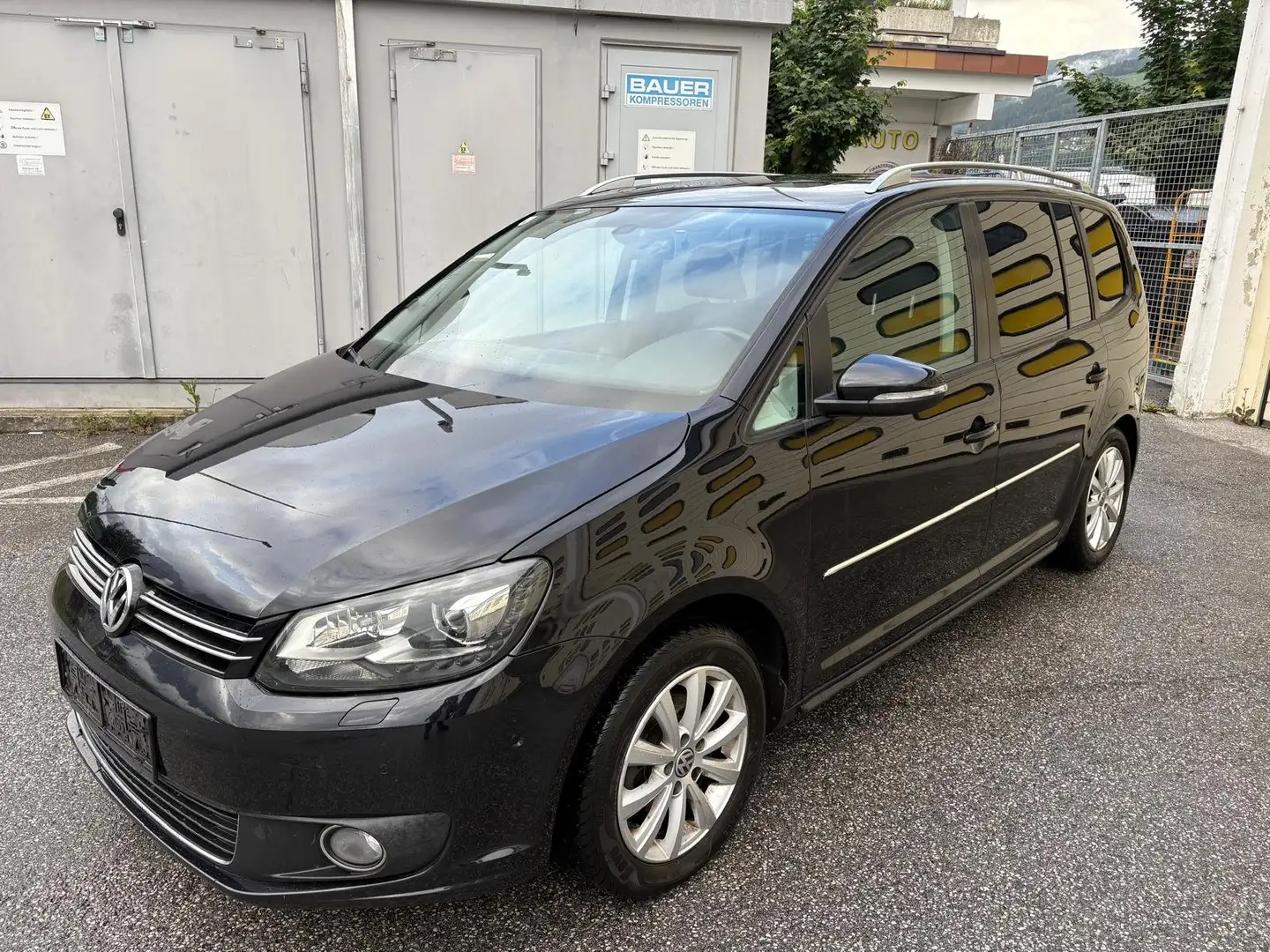 Volkswagen Touran Sky 1,6 BMT TDI DPF Schwarz - 2
