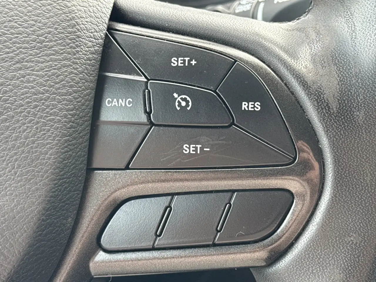 Jeep Cherokee снимка Jeep Cherokee
