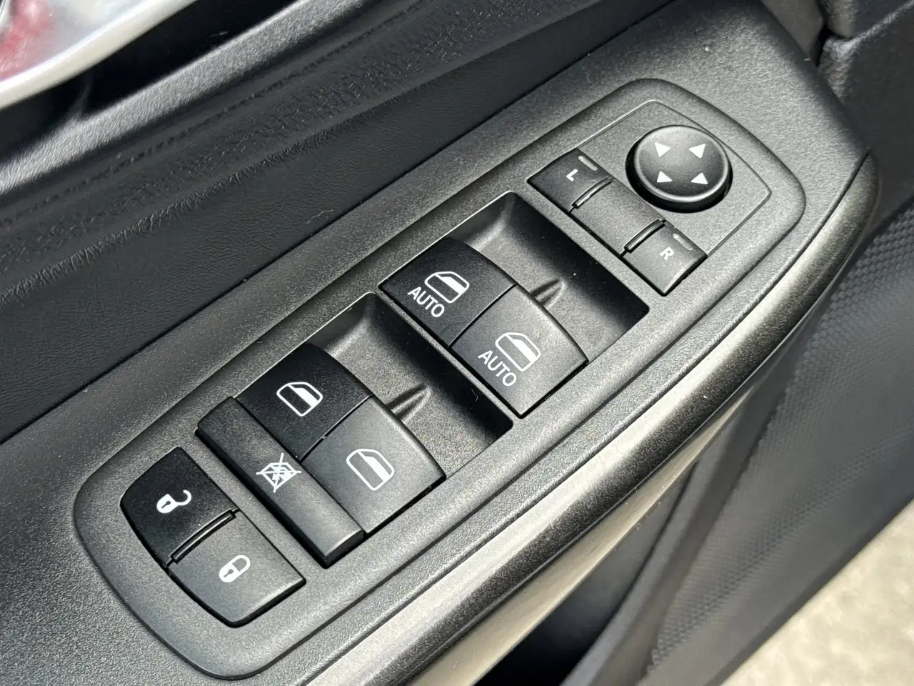 Jeep Cherokee снимка Jeep Cherokee