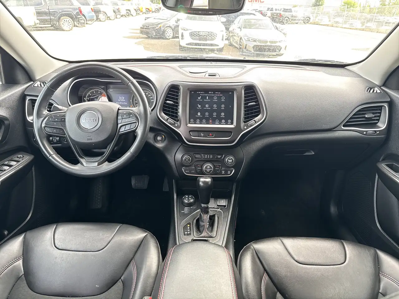 Jeep Cherokee снимка Jeep Cherokee