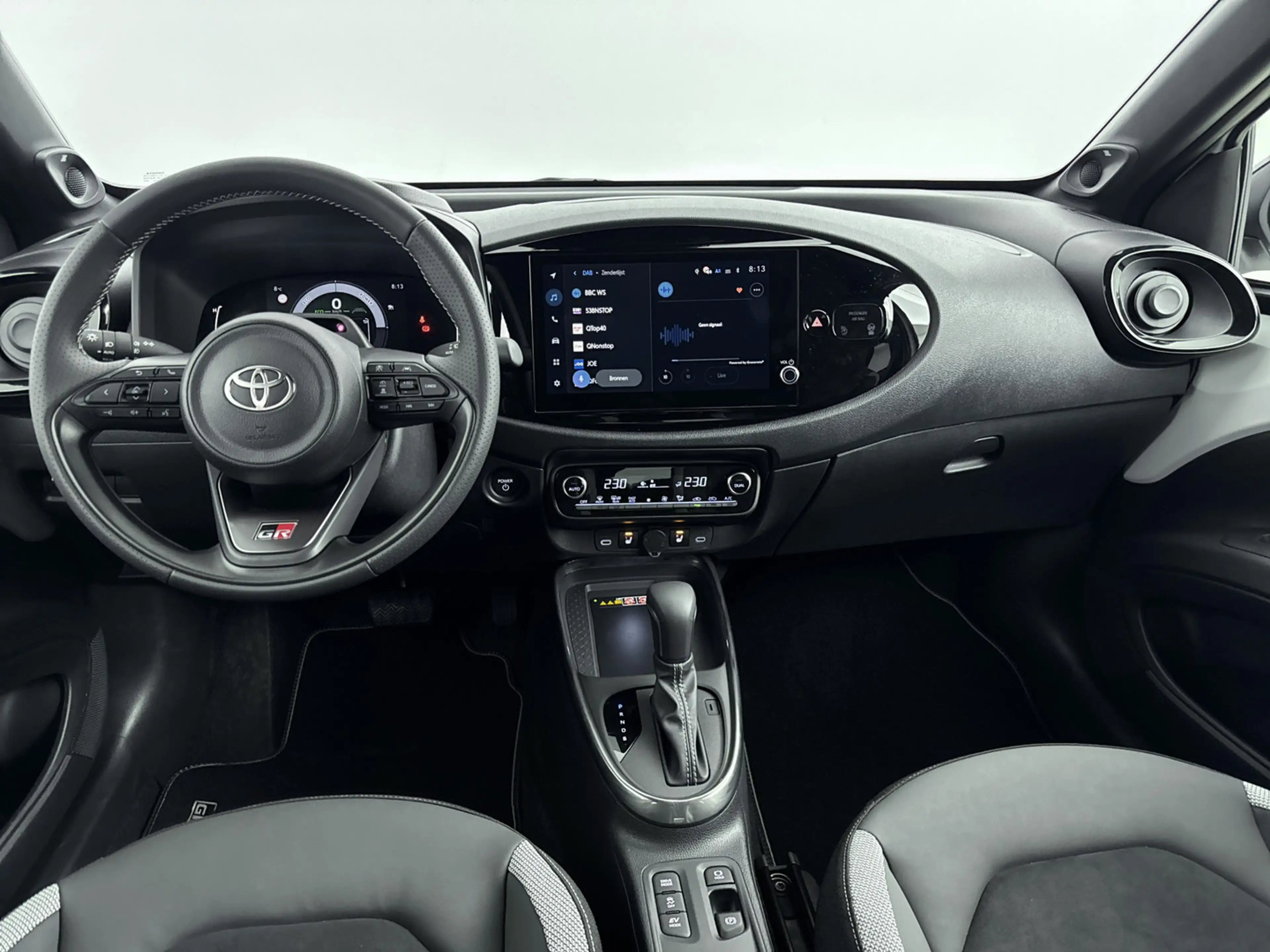 Toyota Aygo X Hybrid 115 GR Sport — photo 11