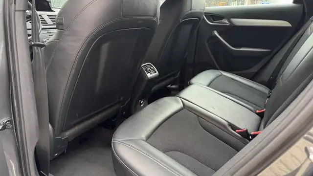 Audi Q3 view 9