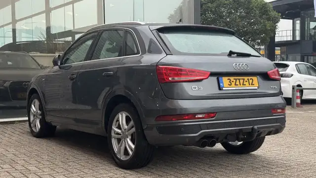 Audi Q3 view 2