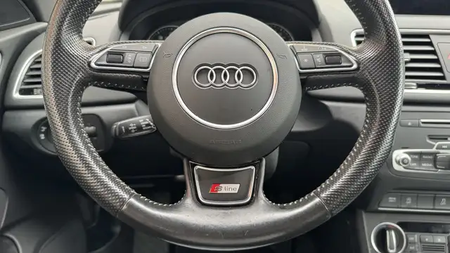 Audi Q3 view 17