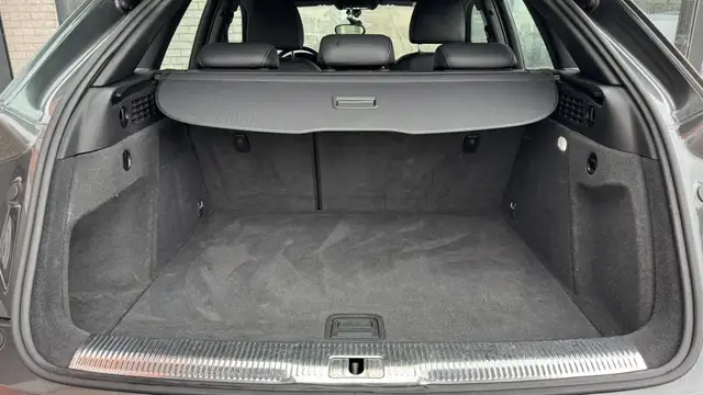 Audi Q3 view 12