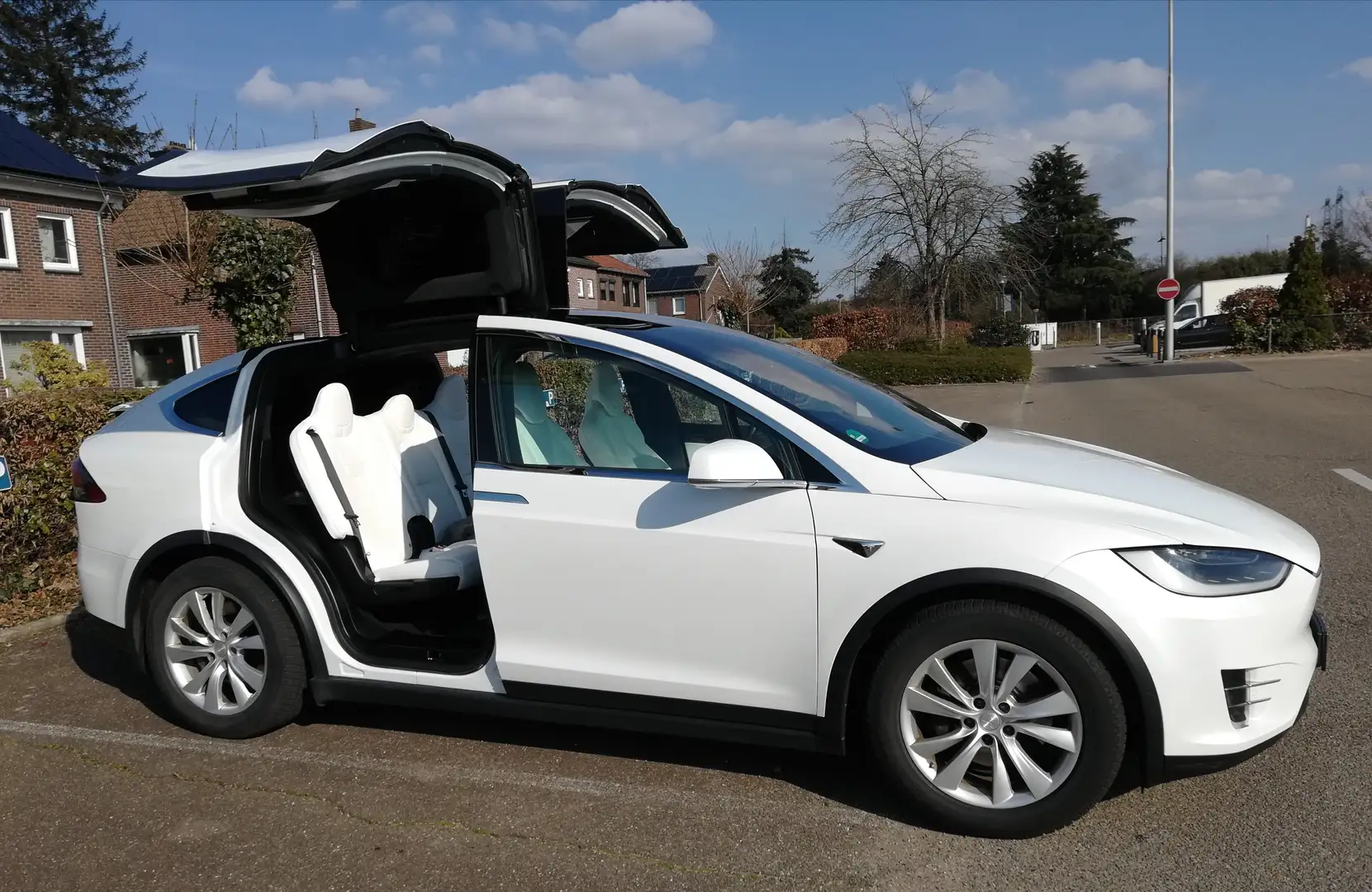 Tesla Model X Model X 90D Allradantrieb - 2