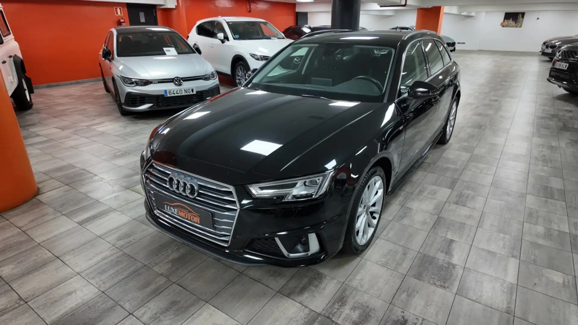 Audi A4 Avant 35 TDI S line S tronic 120kW Noir - 1