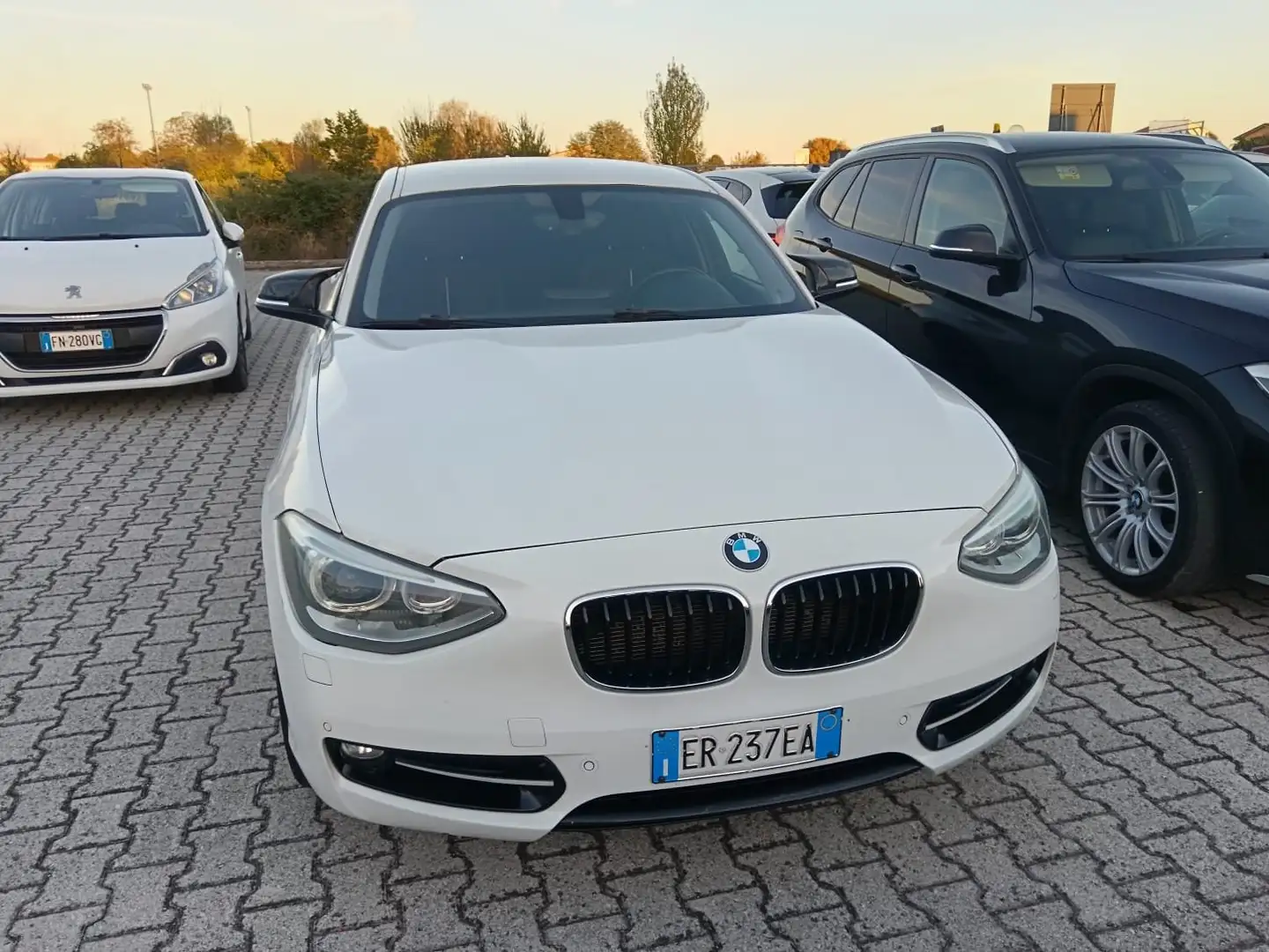 BMW 118 Serie 1 F/20-21 2011 118d 5p Sport Bianco - 2