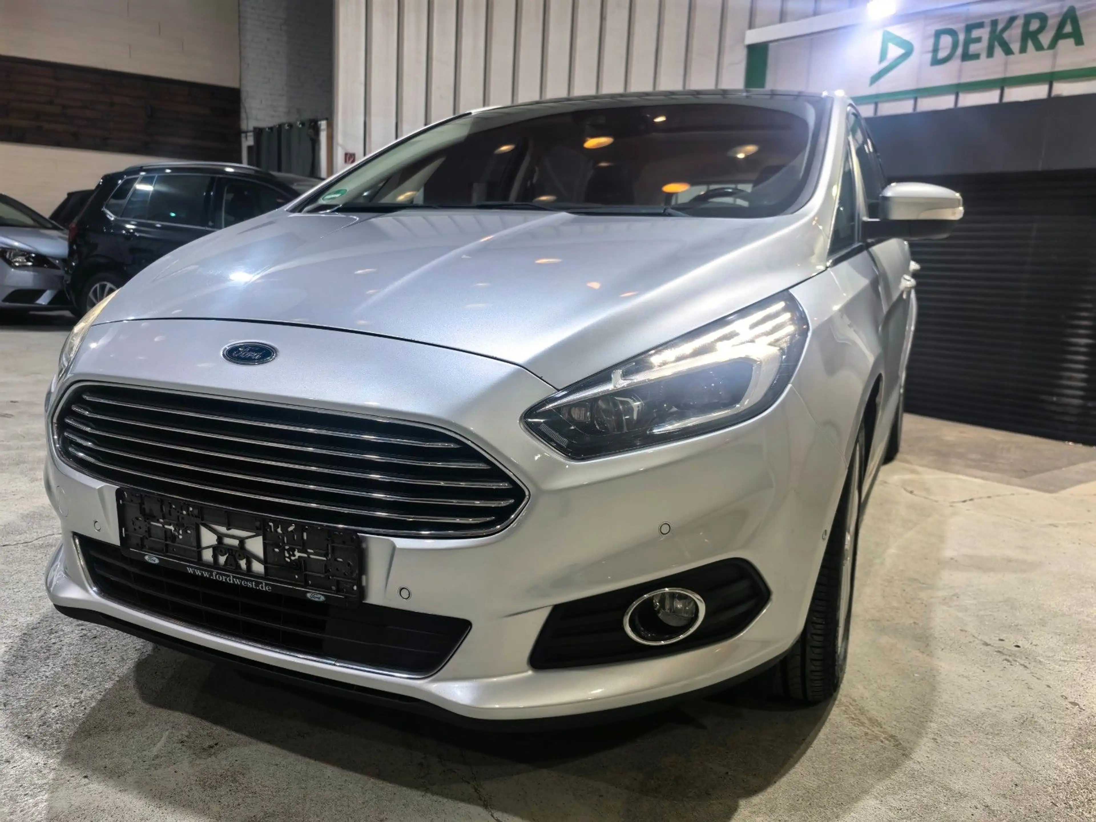 Ford S-Max S-MAX Titanium 7-Sitzer/Pano/LED — photo 5