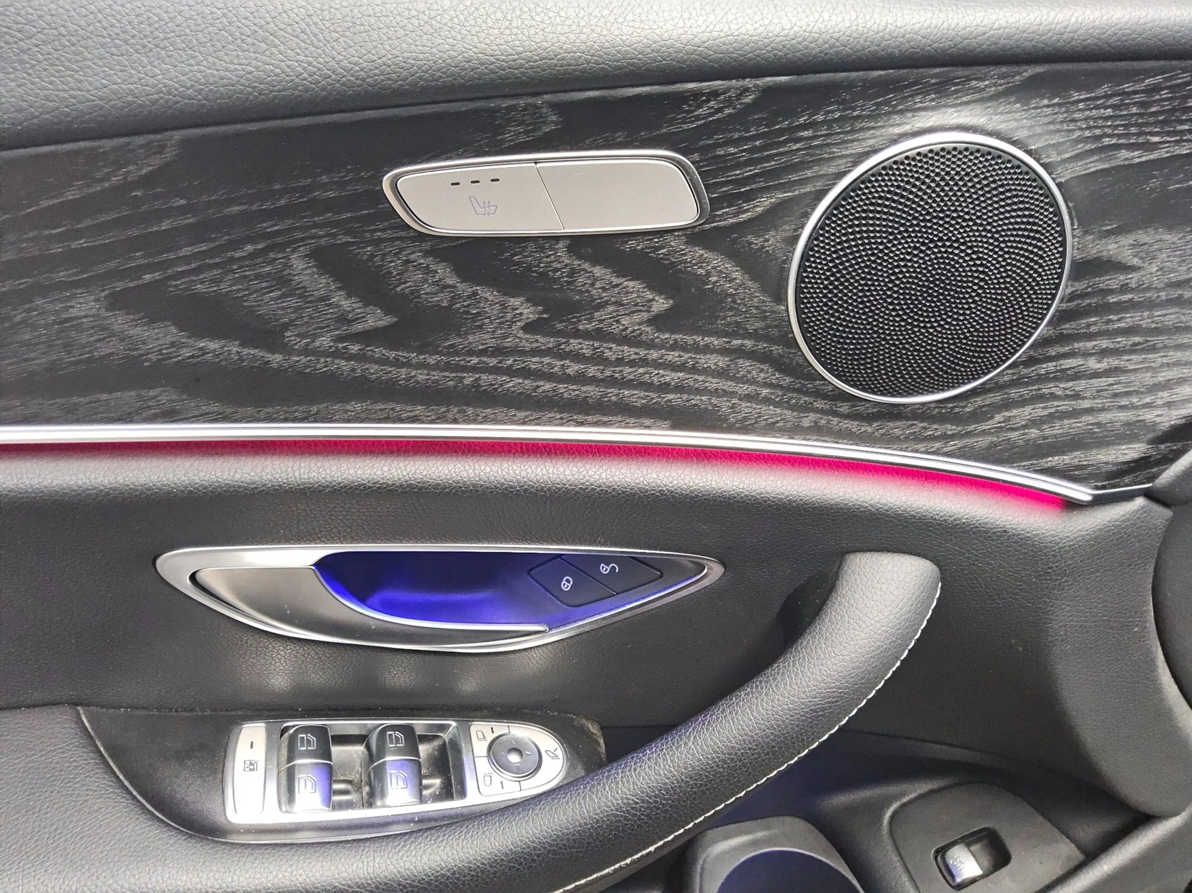Mercedes-Benz E 300 E 300 T-LEDER NAVI SPORTSITZE KLIMAAUT RADIO TEMPO MFL PANO SHZ VC PDC AHK ACC Night Nav Wides. — photo 10