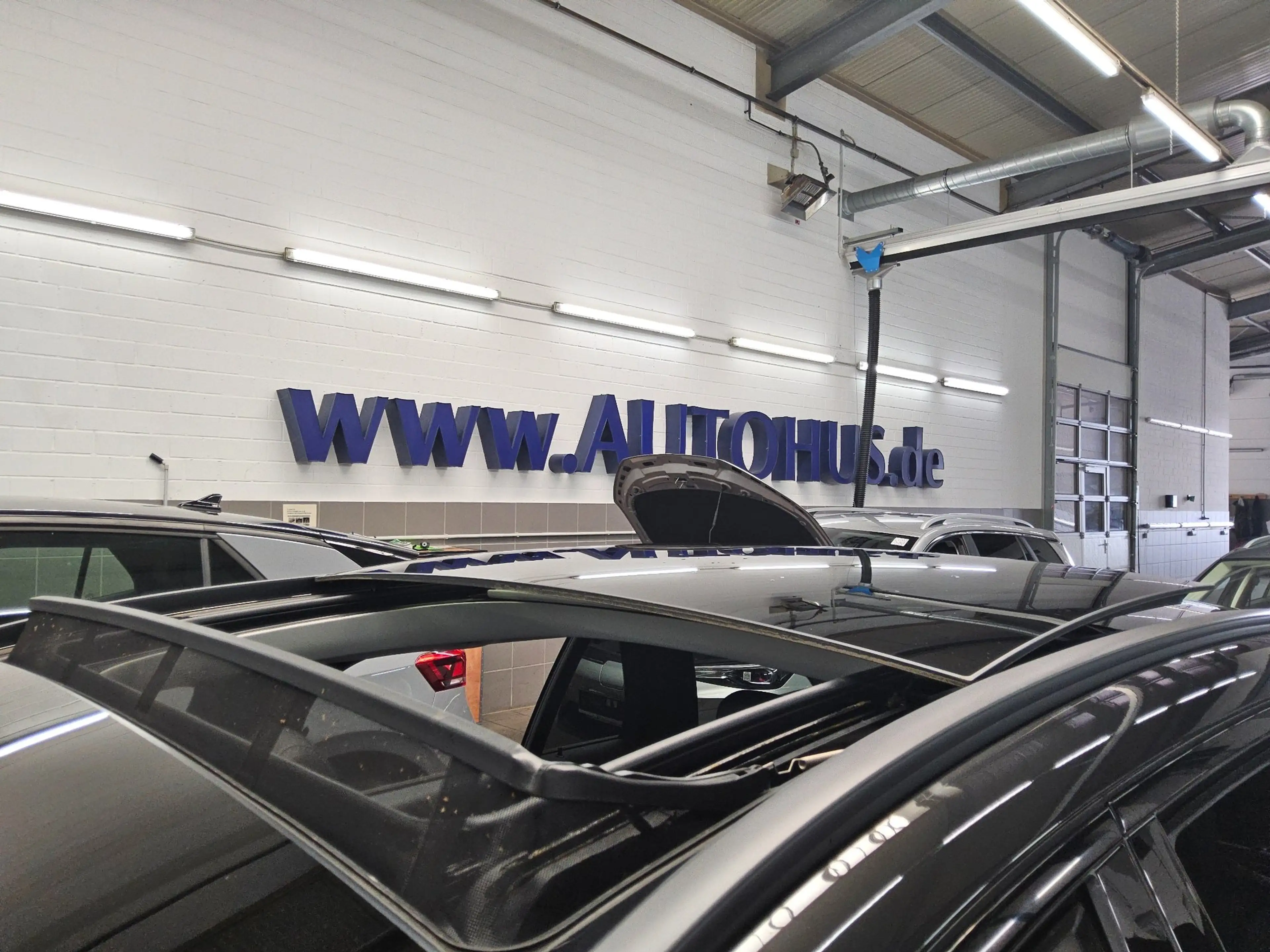 Mercedes-Benz E 300 E 300 T-LEDER NAVI SPORTSITZE KLIMAAUT RADIO TEMPO MFL PANO SHZ VC PDC AHK ACC Night Nav Wides. — photo 11
