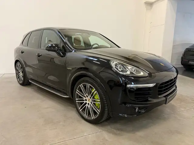 Porsche Cayenne Hybridplatinumedition/Chrono/Luchtvering/Pano/Bose