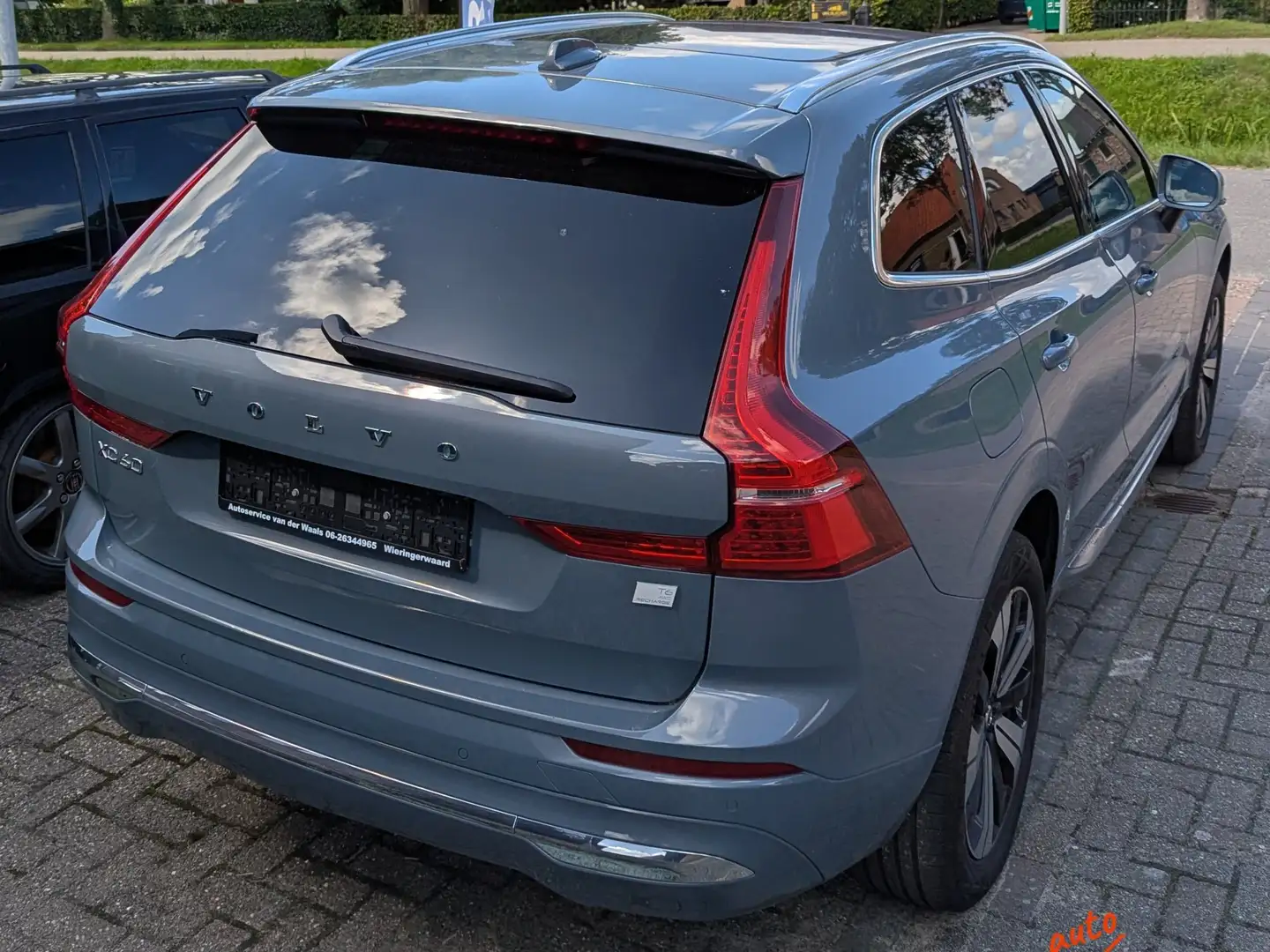 Volvo XC60 Inscription Expression T6 Recharge Grijs - 2