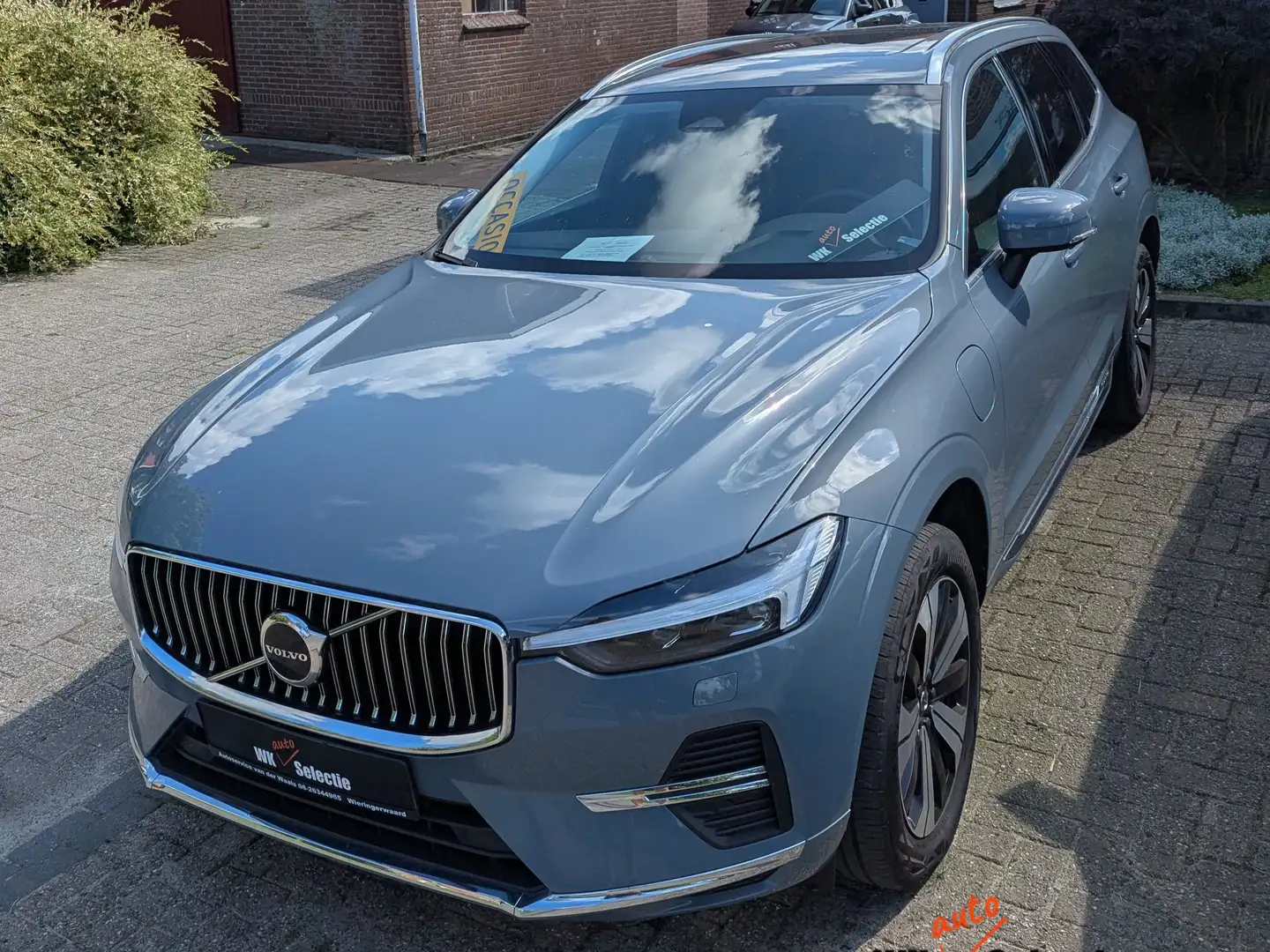 Volvo XC60 Inscription Expression T6 Recharge Grijs - 1