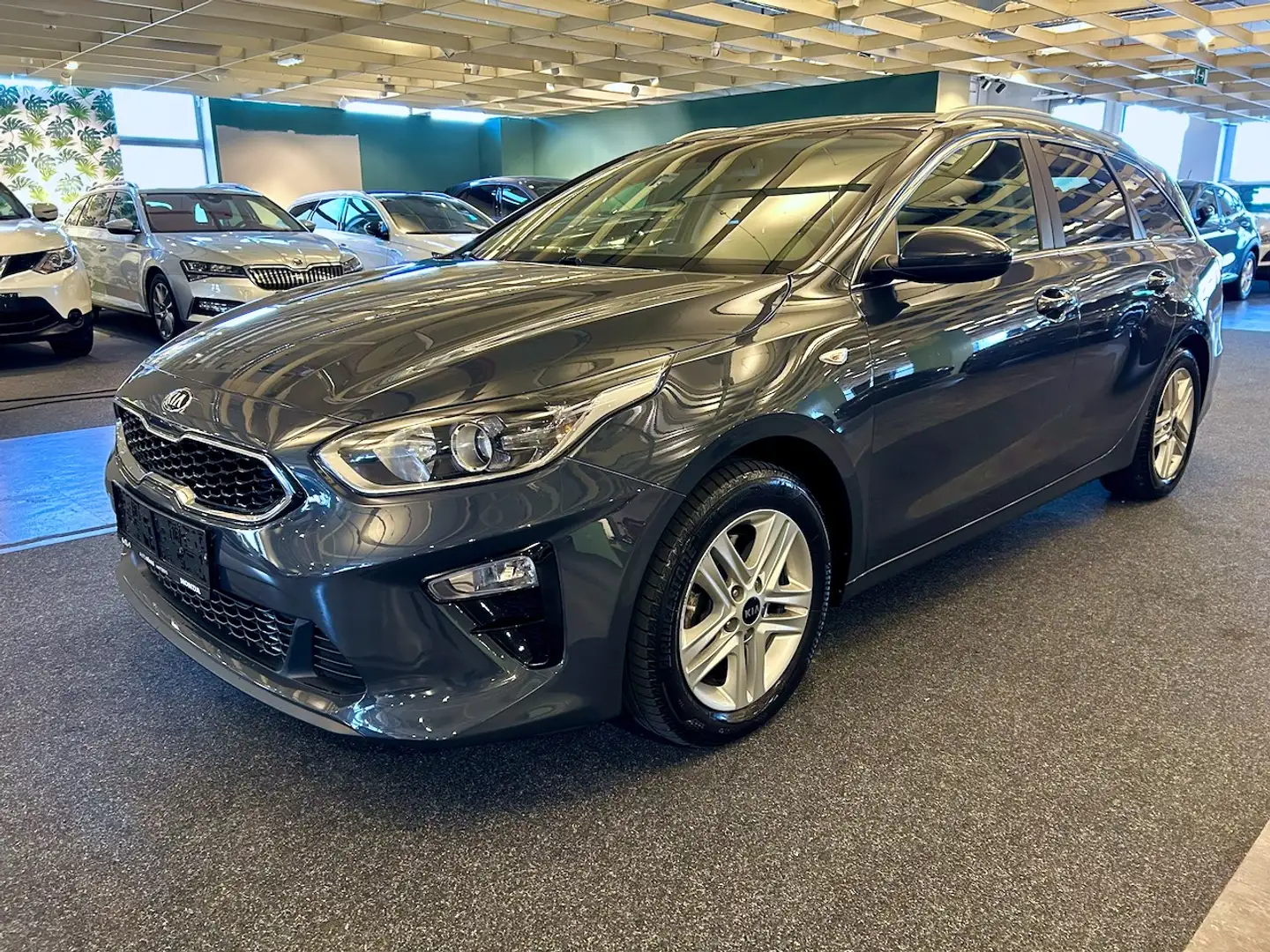 Kia Ceed SW / cee'd SW 1,6 CRDi Silber *1. Besitz/Pickerl neu* Grau - 1