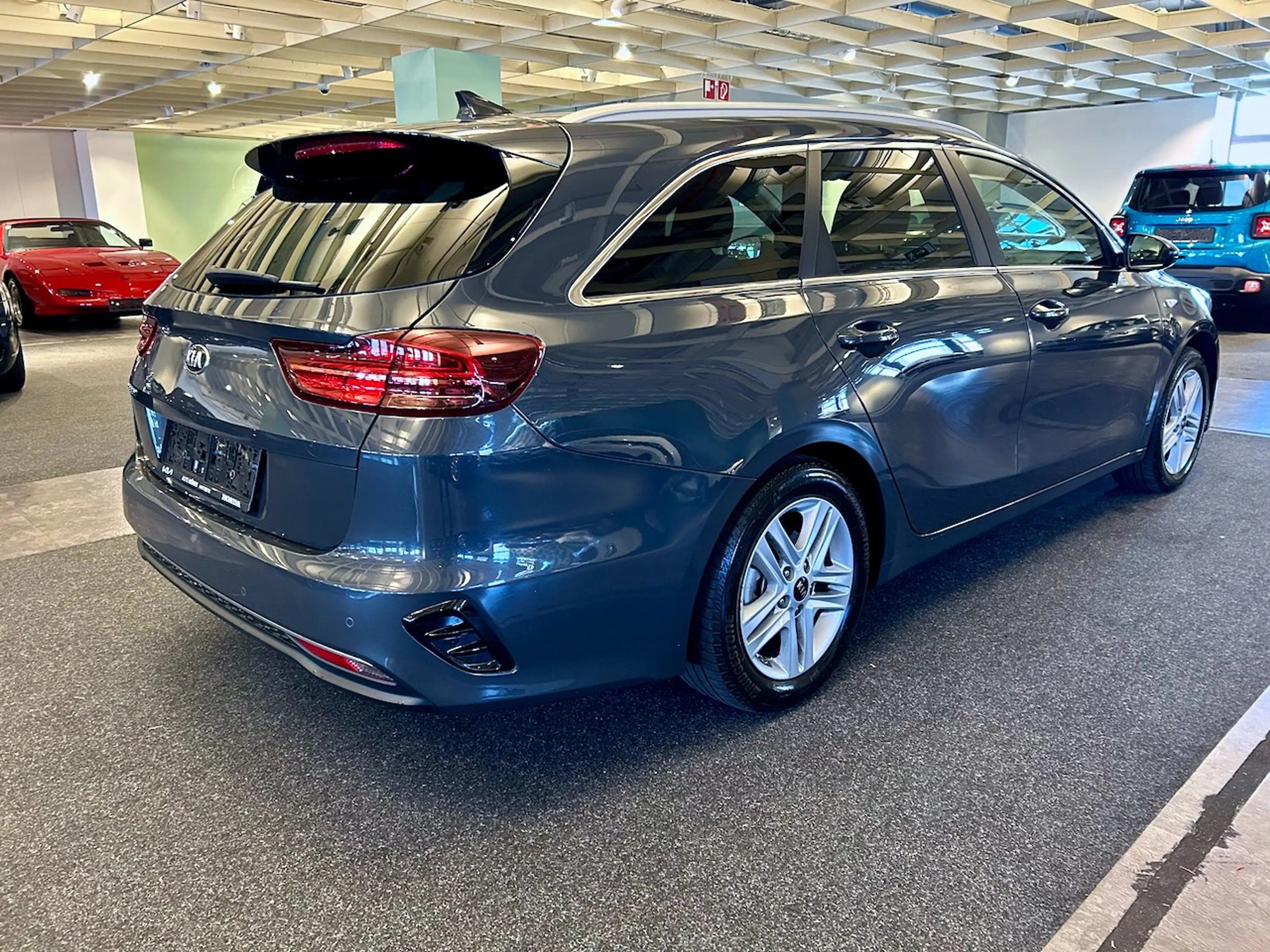 Kia Ceed SW / cee'd SW 1,6 CRDi Silber *1. Besitz/Pickerl neu* — photo 5