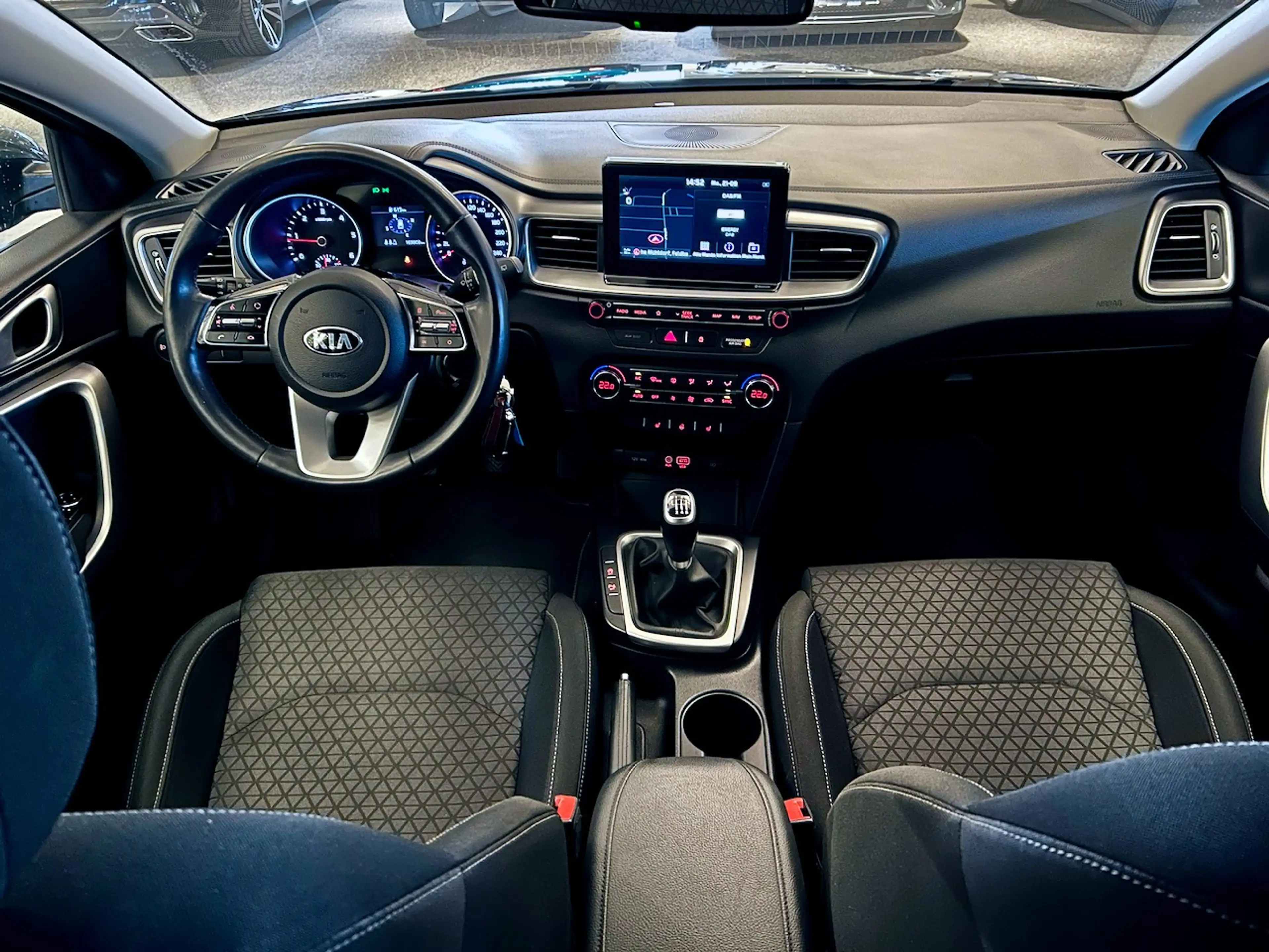 Kia Ceed SW / cee'd SW 1,6 CRDi Silber *1. Besitz/Pickerl neu* — photo 9