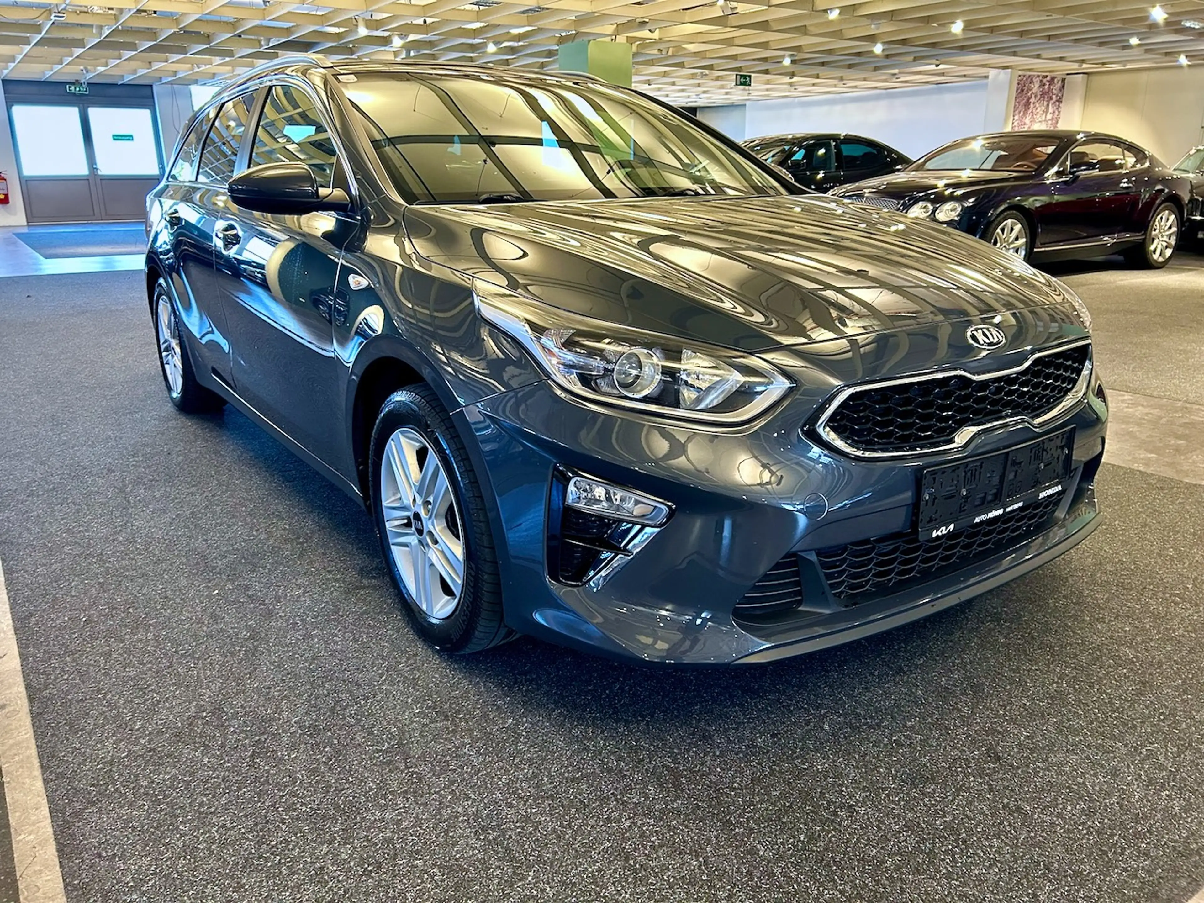 Kia Ceed SW / cee'd SW 1,6 CRDi Silber *1. Besitz/Pickerl neu* — photo 3
