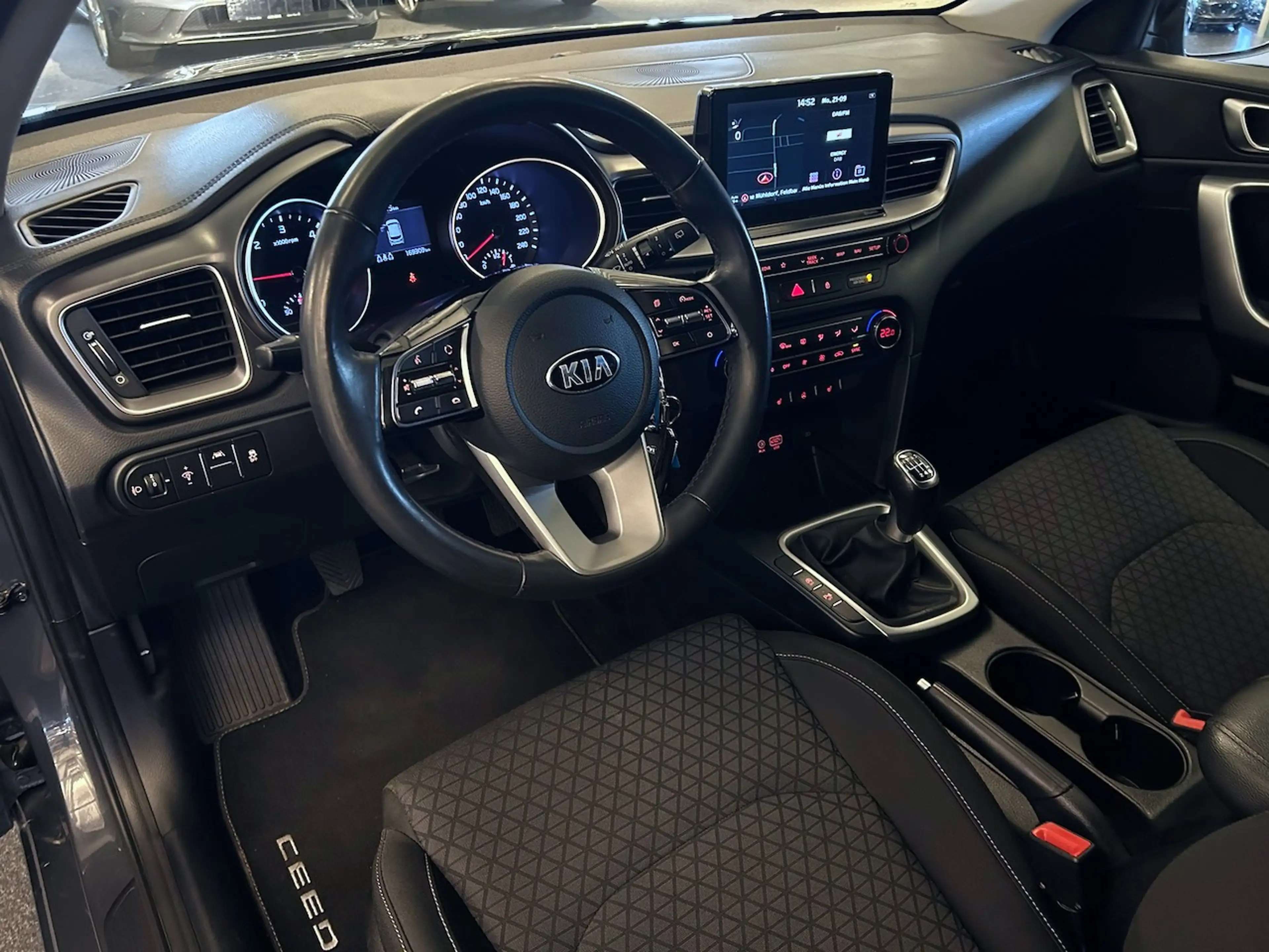 Kia Ceed SW / cee'd SW 1,6 CRDi Silber *1. Besitz/Pickerl neu* — photo 11