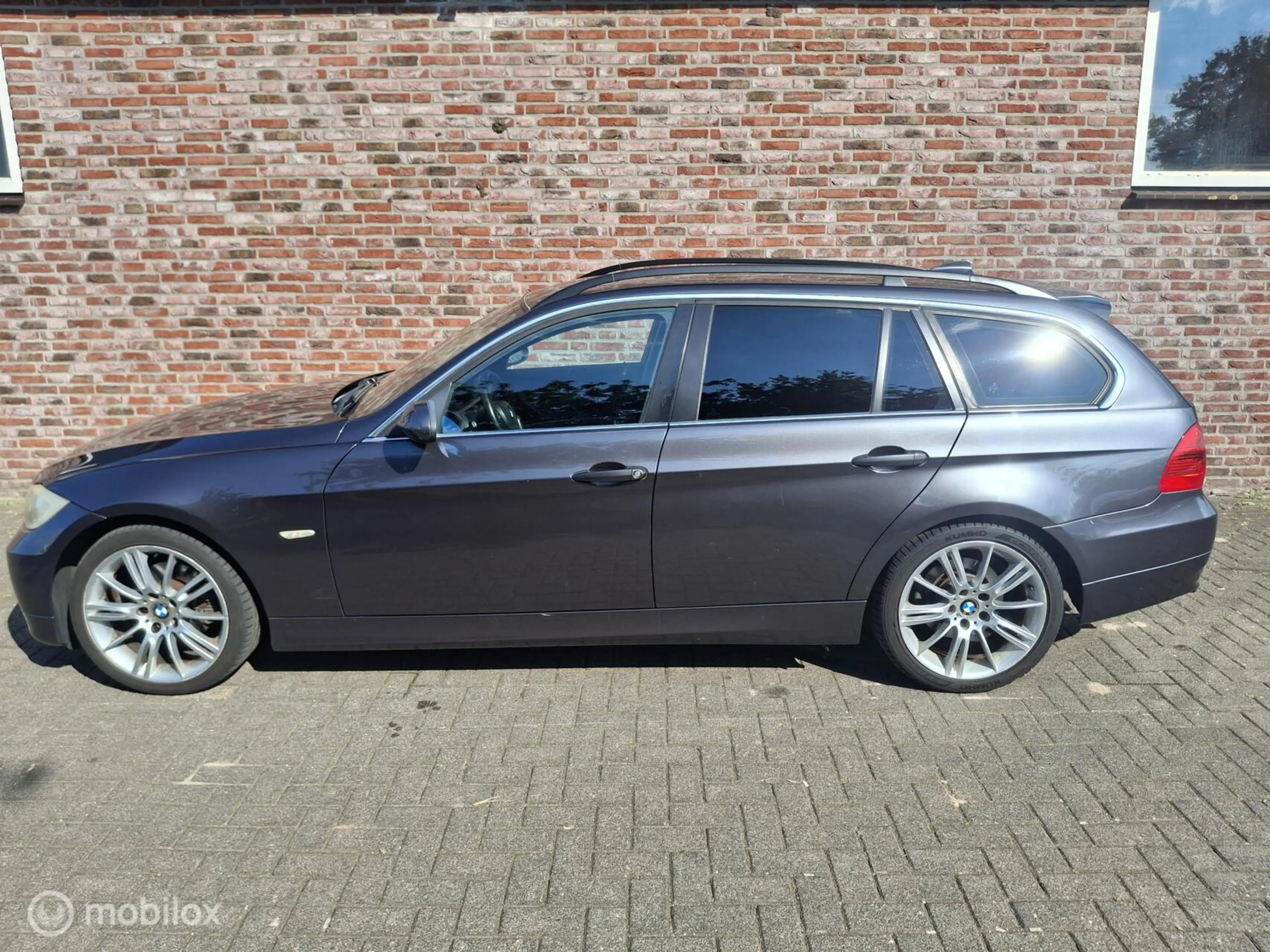 BMW 325 3-serie Touring 325i — photo 2