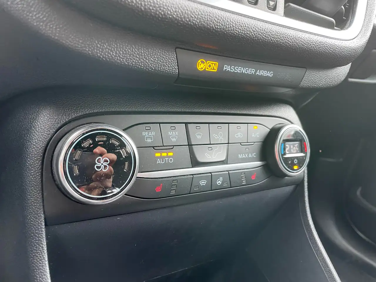 Ford Fiesta Active — photo 13