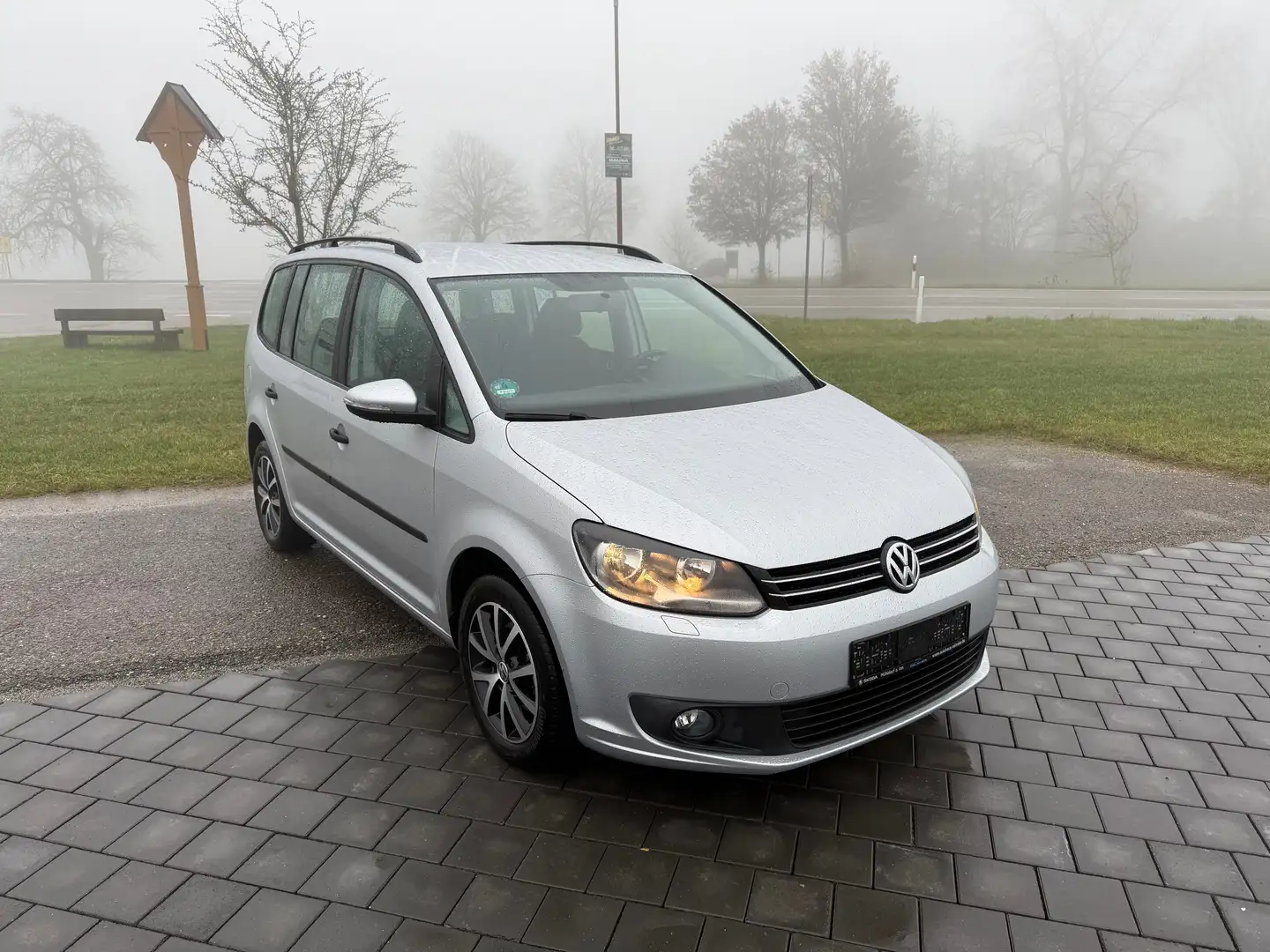 Volkswagen Touran Trendline BMT PDC, SHZ// TÜV + Insp.+ Öl NEU Grau - 1