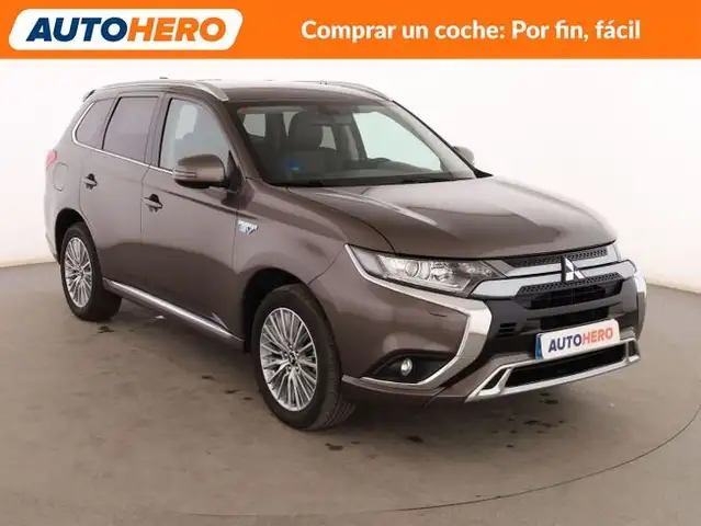 Mitsubishi Outlander view 8