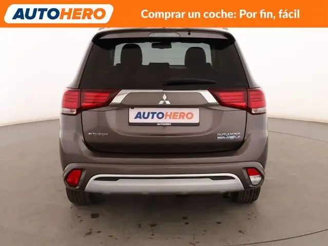 Mitsubishi Outlander view 5