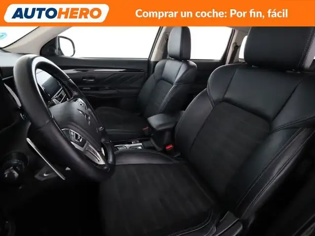 Mitsubishi Outlander view 11