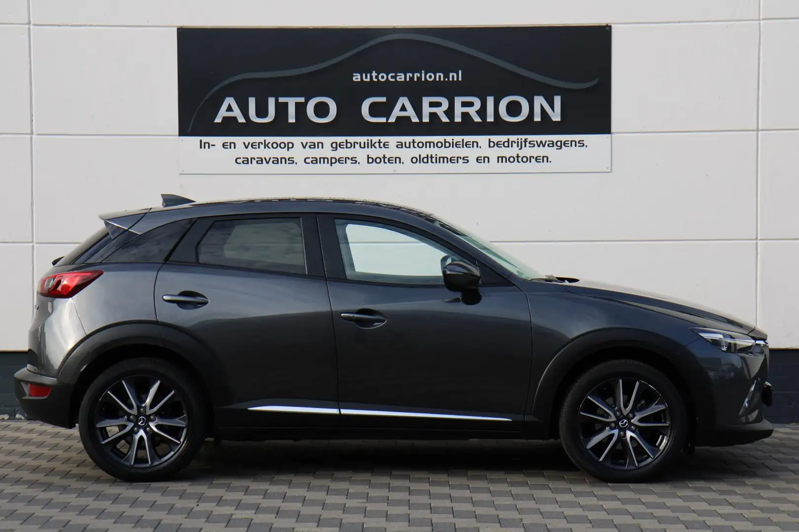 Mazda CX-3 2.0 SkyActiv-G 150PK AWD Navi Camera Leder HUD !! Grijs - 2