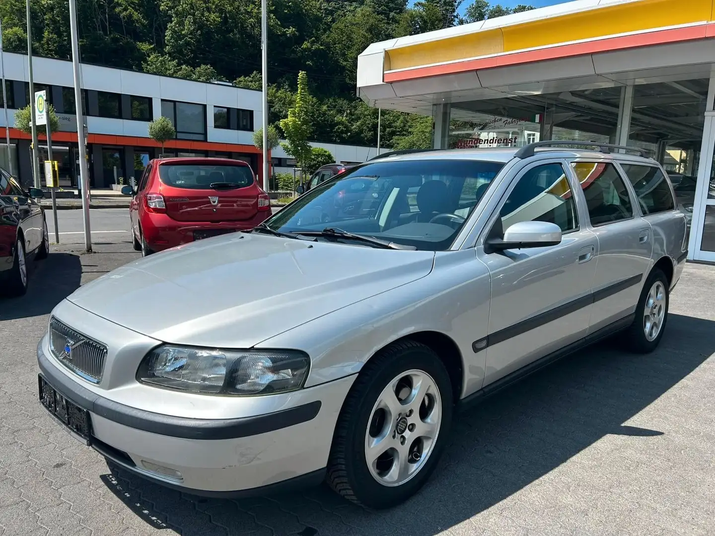 Volvo V70 2.4 Premium Zilver - 1