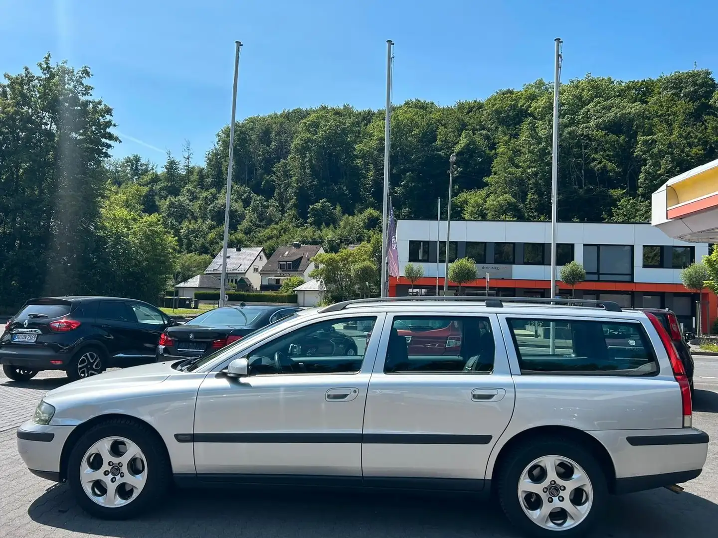 Volvo V70 2.4 Premium Zilver - 2
