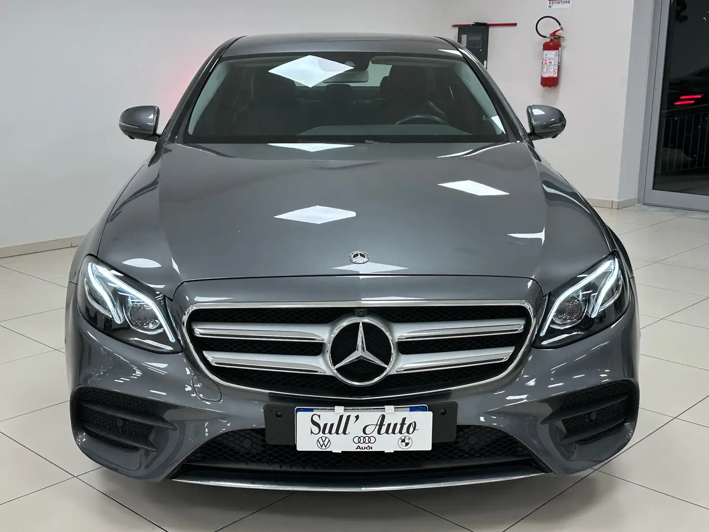 Mercedes-Benz E 220 d Premium 4matic auto Gris - 2