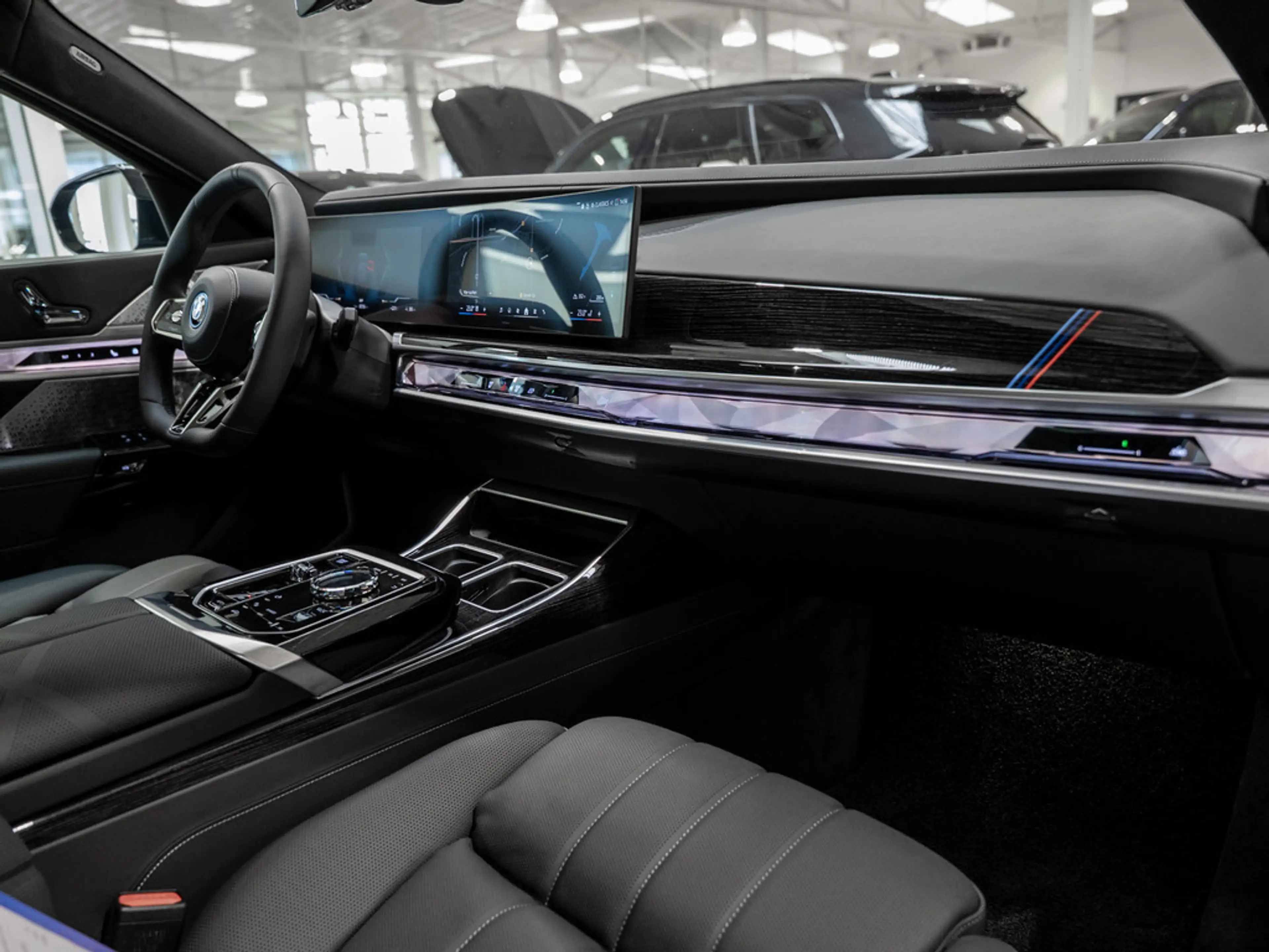 BMW i7 60 xDrive M-Sport Pro PANO AHK 360° ACC — photo 8