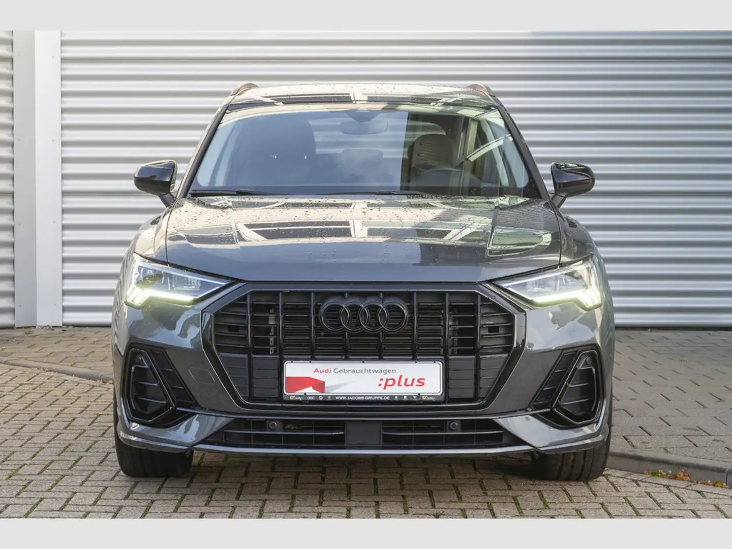 Audi Q3 35 TFSI S tronic S line ACC*AHK*RFK*StandHz* Grijs - 2
