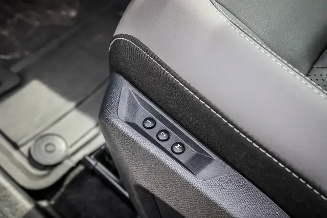 Jeep Compass view 12