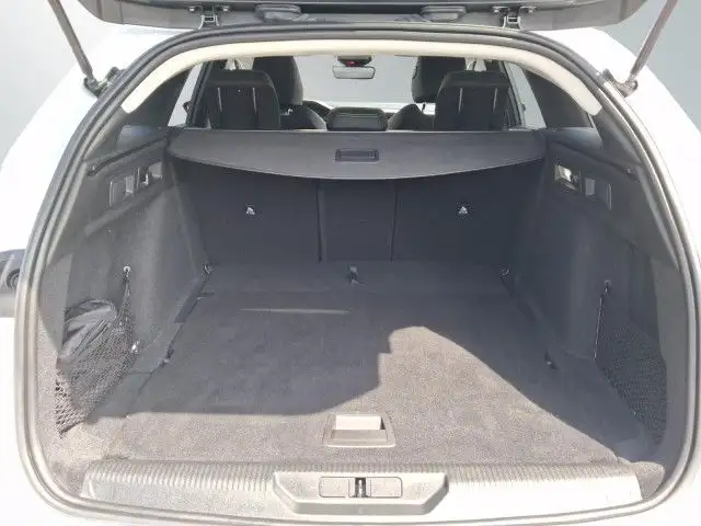 Peugeot 308 SW view 9