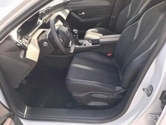 Peugeot 308 SW view 11