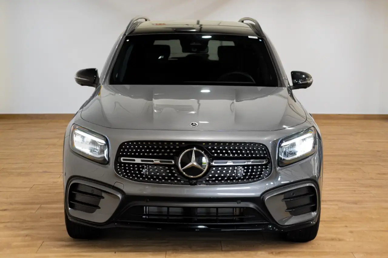 Mercedes-Benz GLB снимка Mercedes-Benz GLB