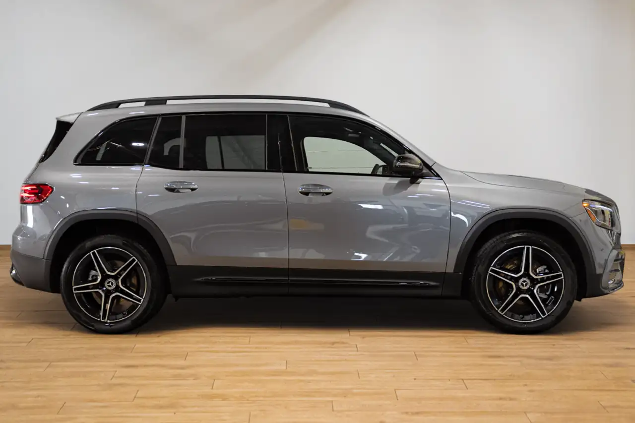 Mercedes-Benz GLB снимка Mercedes-Benz GLB
