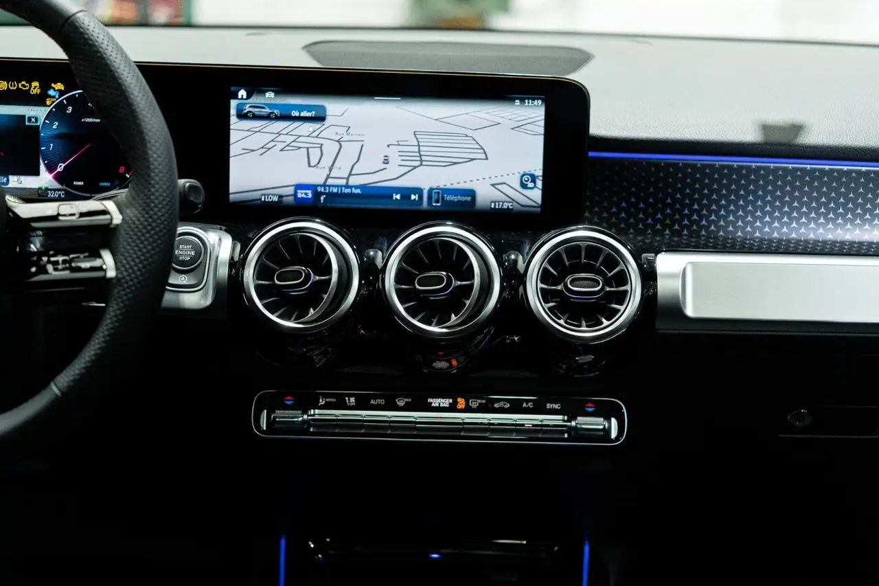 Mercedes-Benz GLB снимка Mercedes-Benz GLB