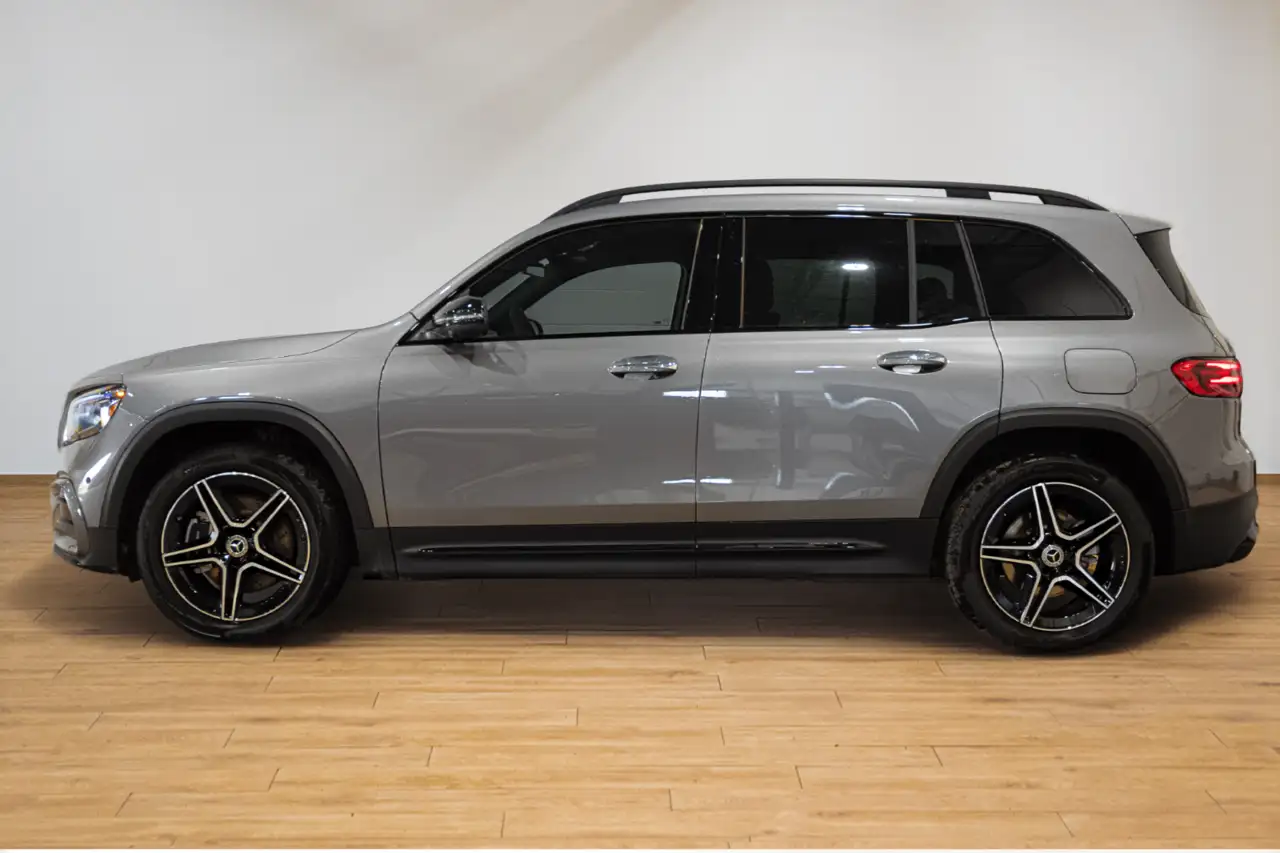 Mercedes-Benz GLB снимка Mercedes-Benz GLB