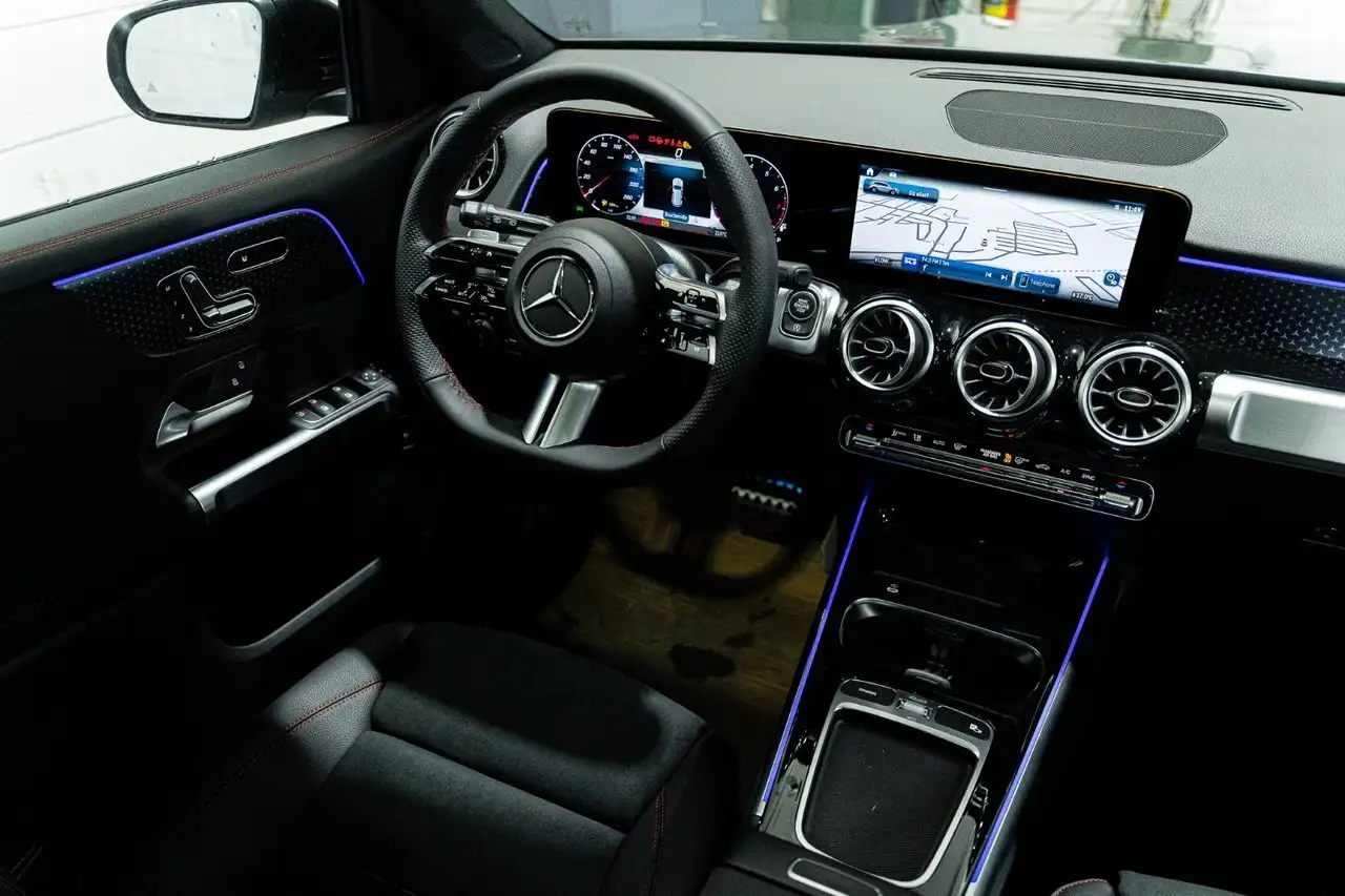Mercedes-Benz GLB снимка Mercedes-Benz GLB