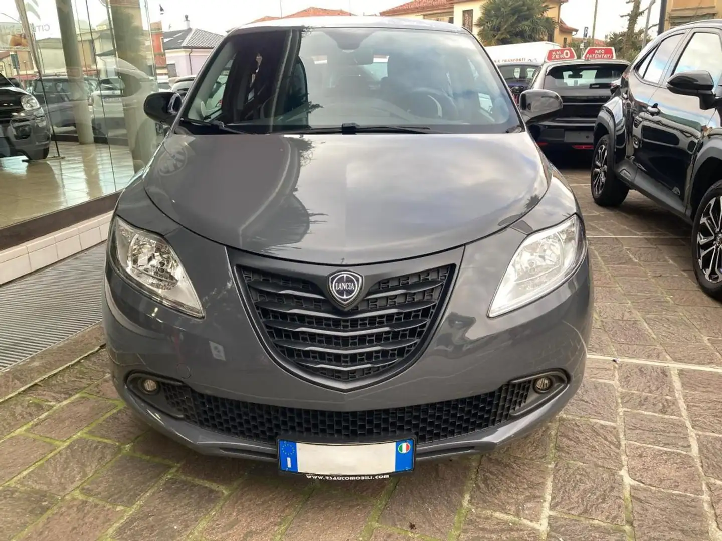 Lancia Ypsilon 1.3 MJT 95CV 5 porte S&S Oro #UNICO PROPRIETARIO Gris - 2
