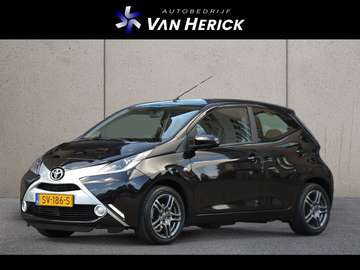 1.0 VVT-i x-nav | Navigatie | Achteruitrijcamera |