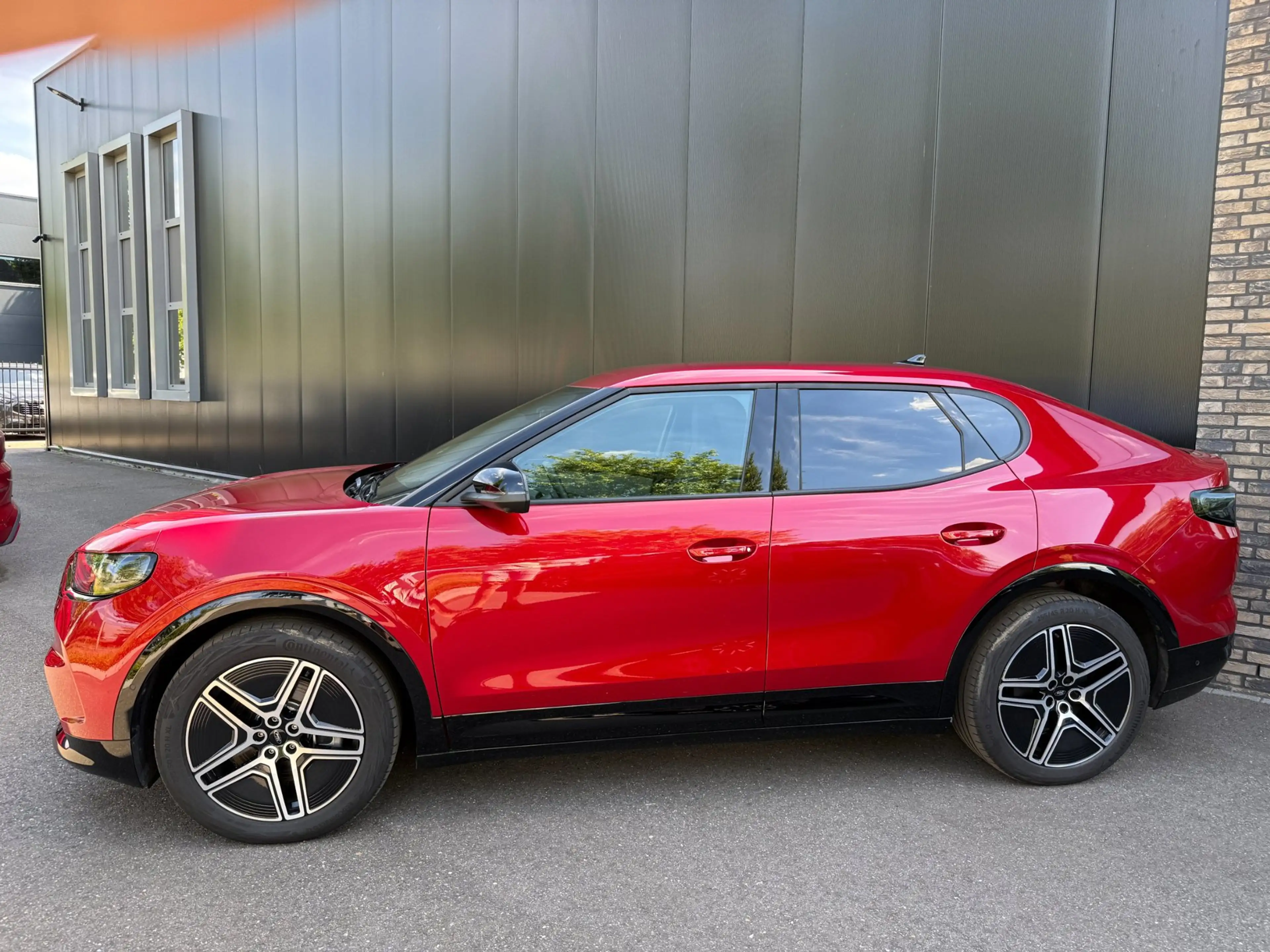 Ford Capri Premium Extended Range AWD 79 kWh Warmte, HUD, 360 — photo 2