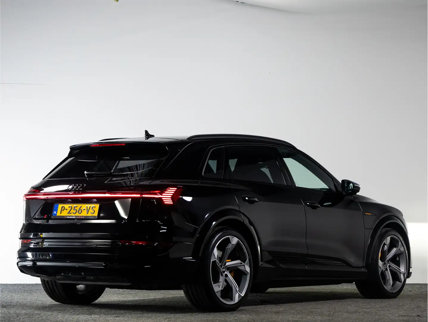 Audi e-tron S quattro 503 pk 95 kWh | Panoramadak | 22" | B&O Zwart - 2