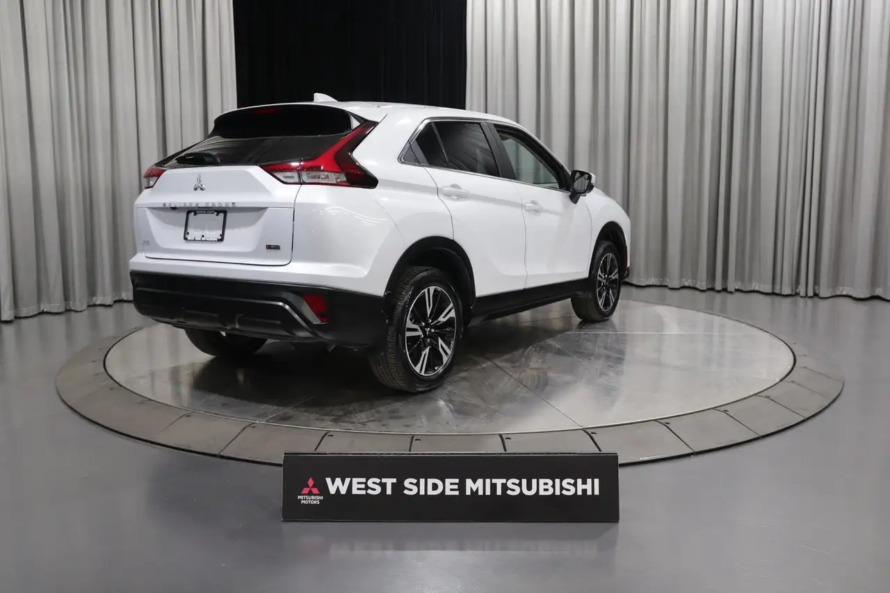 Mitsubishi Eclipse Cross снимка Mitsubishi Eclipse Cross